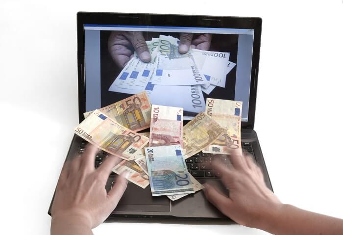 bargeld-euroscheine-laptop-klein